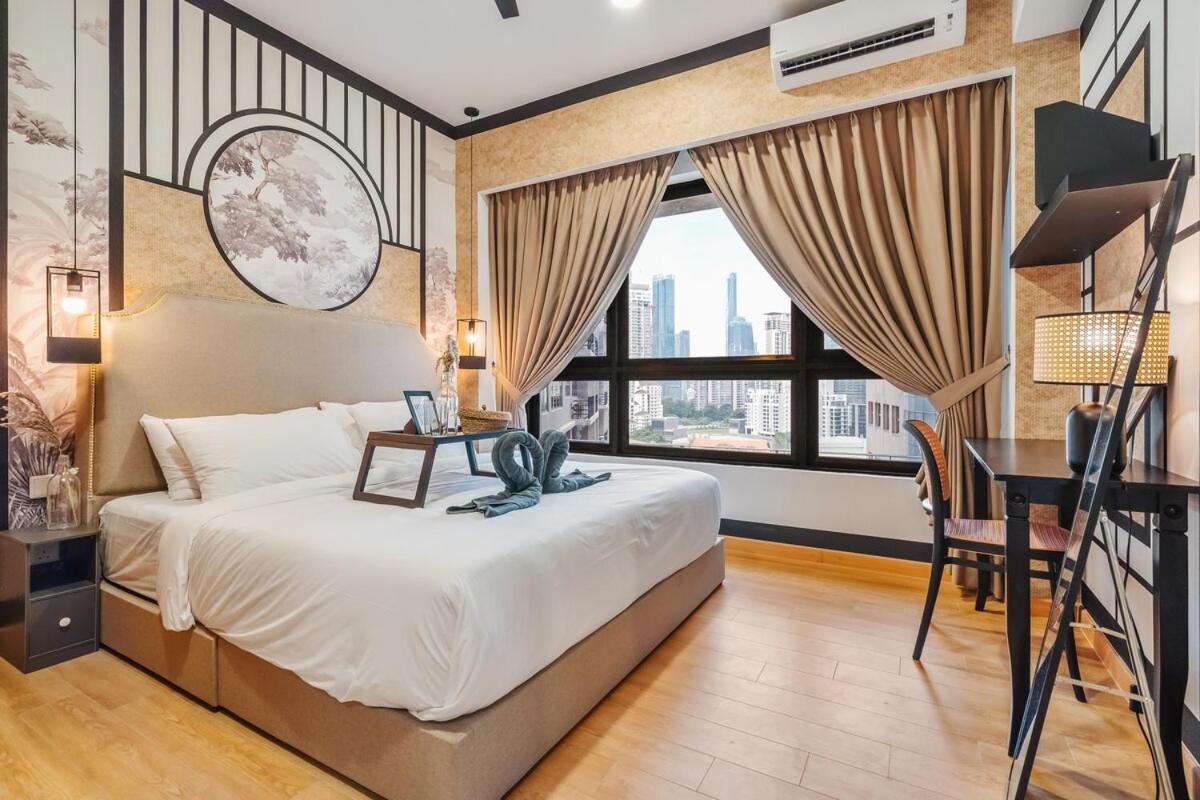 Modern Art 2br Agile Bukit Bintang By Rumabnb
